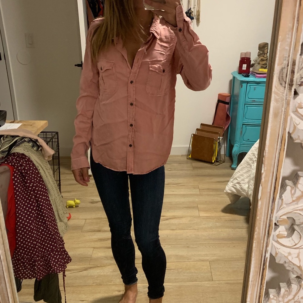 Universal Thread button up